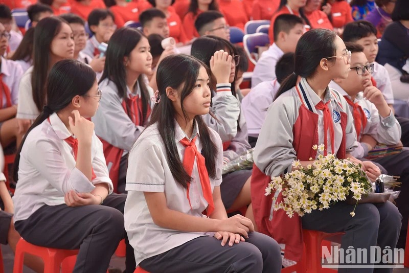 Dạy thêm, học thêm – gắn quy định với thực tiễn