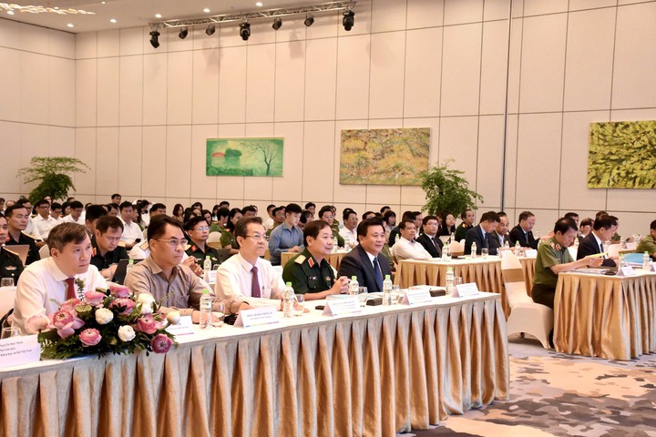 Phát triển trí tuệ nhân tạo có trách nhiệm, có kiểm soát, đạo đức và vì con người